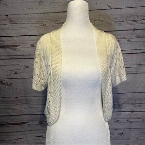 Yarn Arts Women’s Cropped Cardigan Cream Short Sleeve Knit Open Front